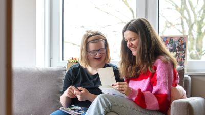 Saar Adams en begeleider - project SAM&ZO 