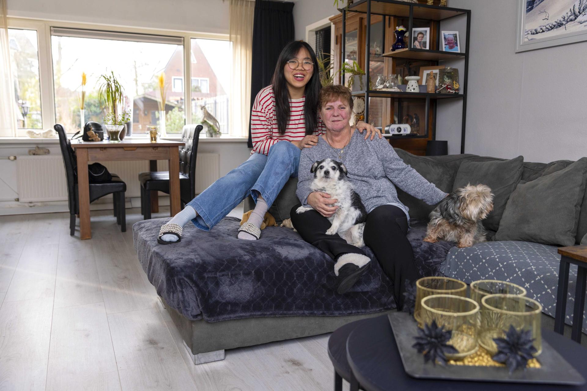 Linh met hospita Renate Spelde 