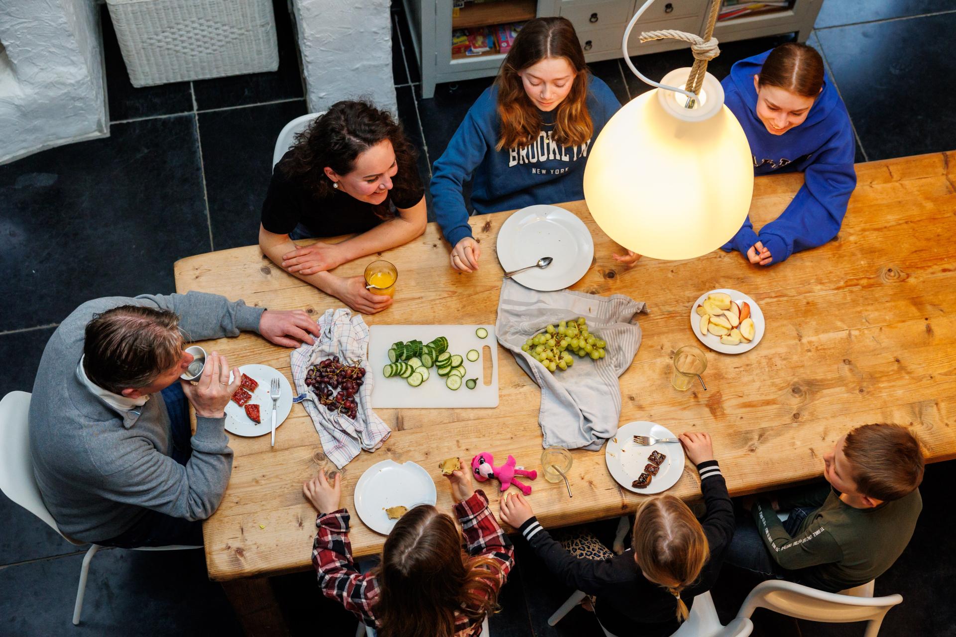 Marlieke-Selma-van-der-Bijl aan de ontbijttafel