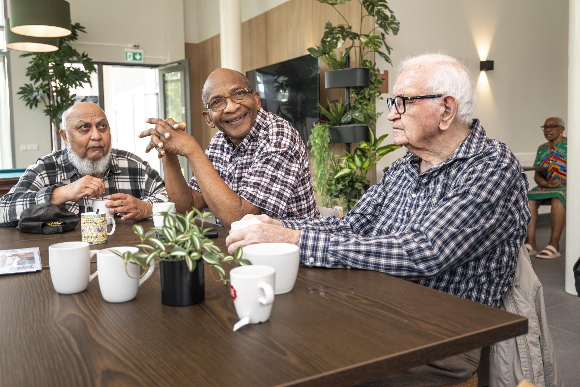 Seniorenflat in de Statenjachtstraat in Amsterdam-Noord - gemeenschappelijke ruimte